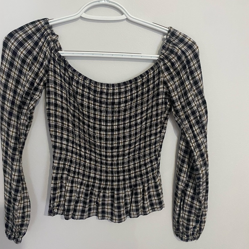 Hollister Top - Picture 1 of 3